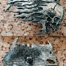 Second picture of X Second picture of Flaming Skull Pewter Pin