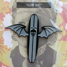Kirk Von Hammett - Krapotz Surf Bat Enamel Pin Kirk Von Hammett - Krapotz Surf Bat Enamel Pin