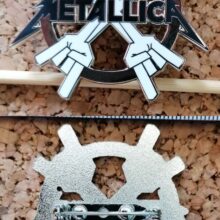 Second picture of Metal Horns Enamel Pin