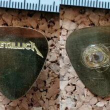 Second picture of Metallica Guitar Pick Die Struck Pin