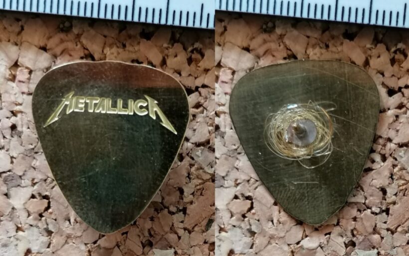 Second picture of Metallica Guitar Pick Die Struck Pin