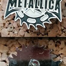 Second picture of X Second picture of Metallica St. Anger Logo & Gear Enamel Pin