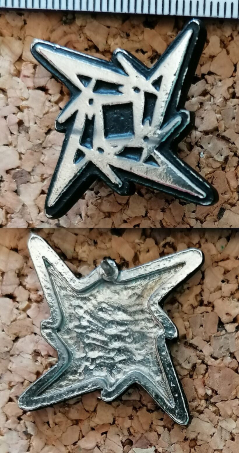 Second picture of X Second picture of Ninja Star Enamel Pin