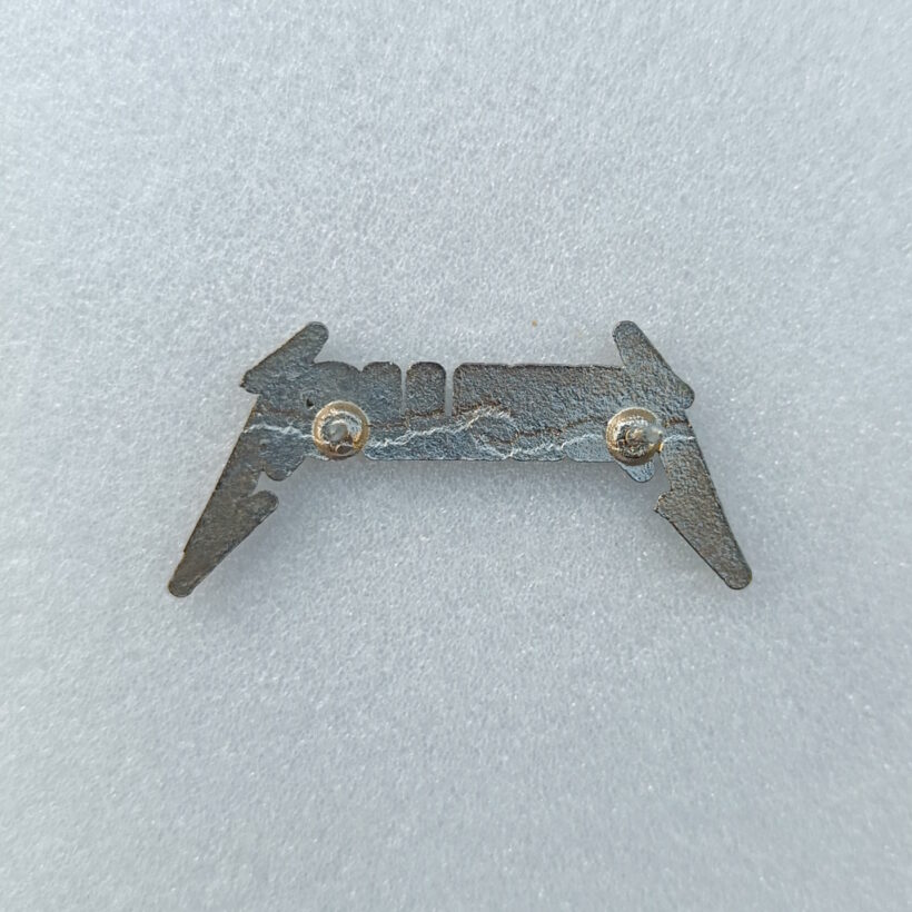 metallica-3d-logo-enamel-pin-3-back