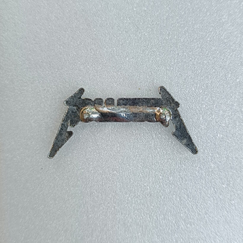 metallica-3d-logo-enamel-pin-5-back