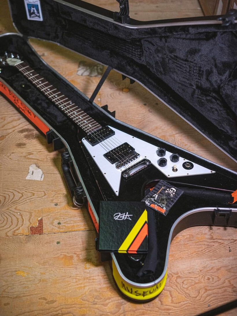 kirk-hammett-flying-v-enamel-pin-set-guitar