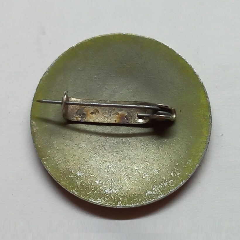 old-band-photo-soviet-era-printed-pin-2-1-back
