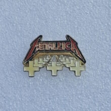 master-of-puppets-album-cover-enamel-pin-14-1