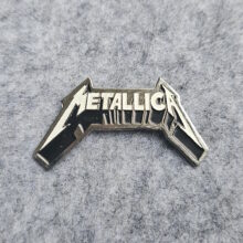 metallica-master-of-puppets-logo-enamel-pin-4-2