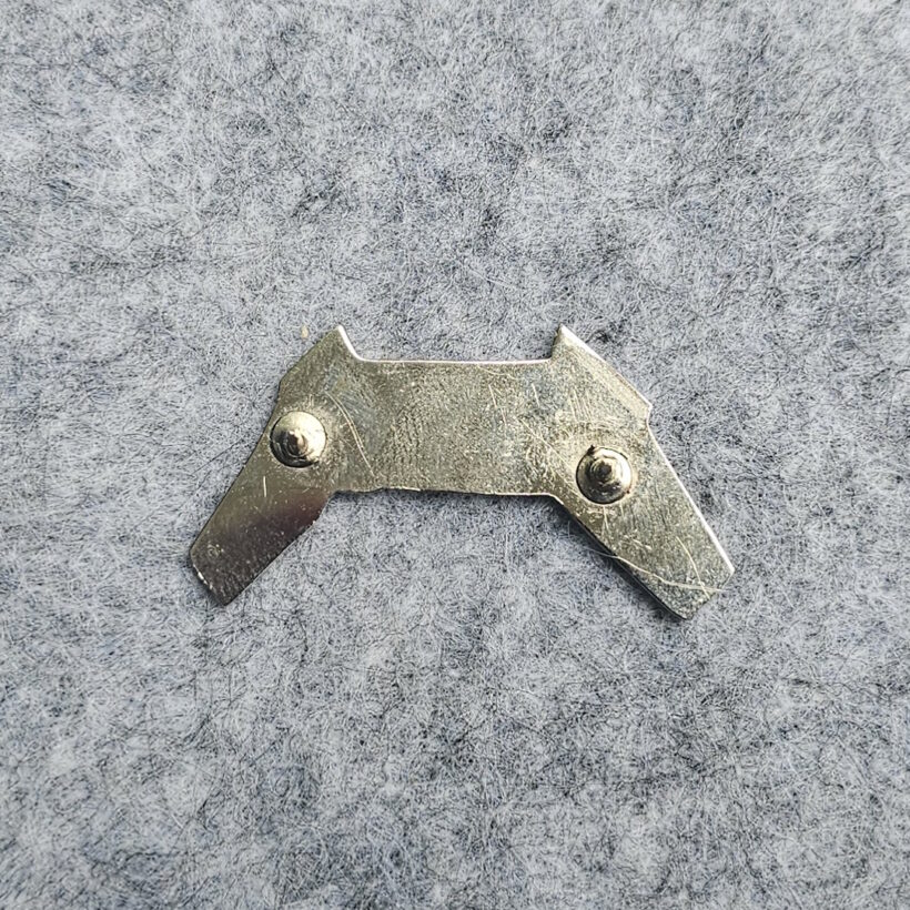 metallica-master-of-puppets-logo-enamel-pin-4-2-back