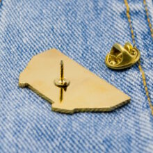 master-of-puppets-album-cover-enamel-pin-19-1-back