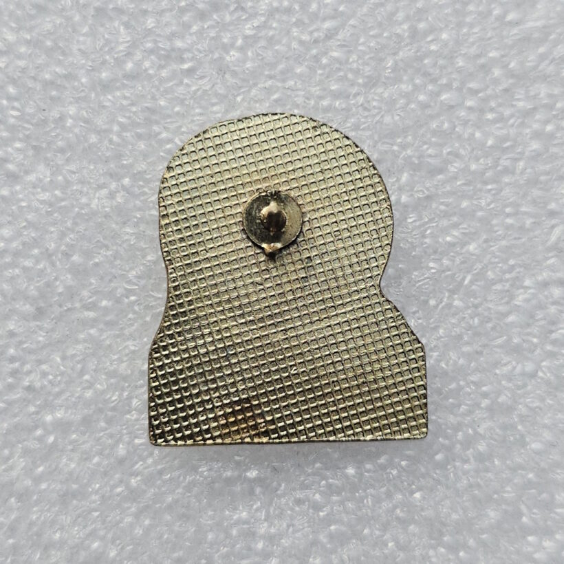 metallica-wedding-enamel-pin-1-2-back