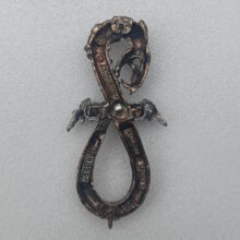 dont-tread-on-me-pewter-pin-gold-body-silver-logo-2-1-back