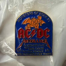 monsters-of-rock-1991-vincennes-enamel-pin-2-1
