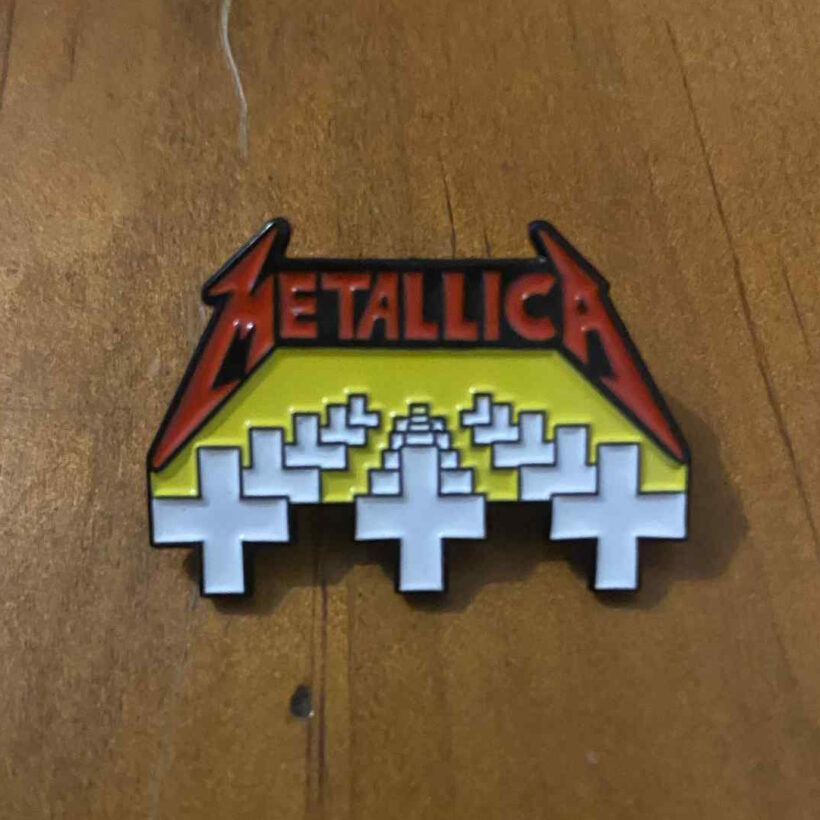 master-of-puppets-album-cover-enamel-pin-24-1