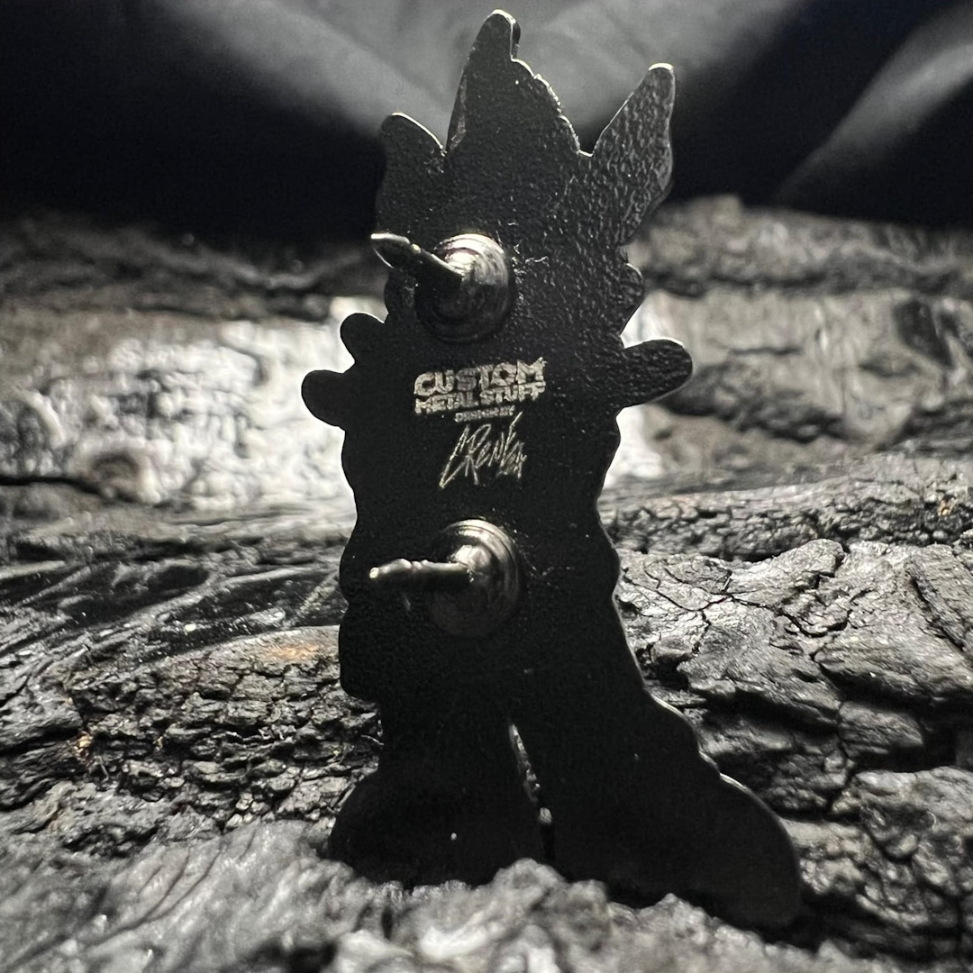 scary-guy-tribute-enamel-pin-1-1-back