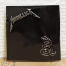 snake-enamel-pin-4-packaging