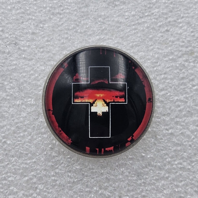 metallica-master-of-puppets-cross-album-cover-circular-offset-printed-pin-2-1