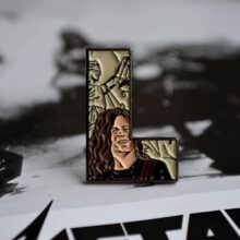 metallica-logo-letter-pin-5-2
