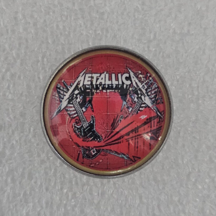 metallica-logo-and-guitar-offset-printed-pin-1-1