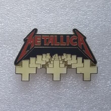 master-of-puppets-album-cover-enamel-pin-27-1