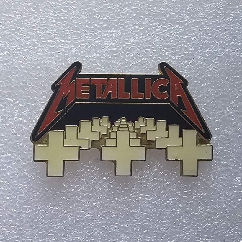 master-of-puppets-album-cover-enamel-pin-27-1