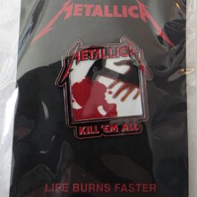 kill-em-all-album-cover-enamel-and-offset-printed-pin-1-packaging