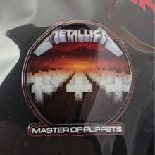 master-of-puppets-album-cover-enamel-and-offset-printed-pin-1-1